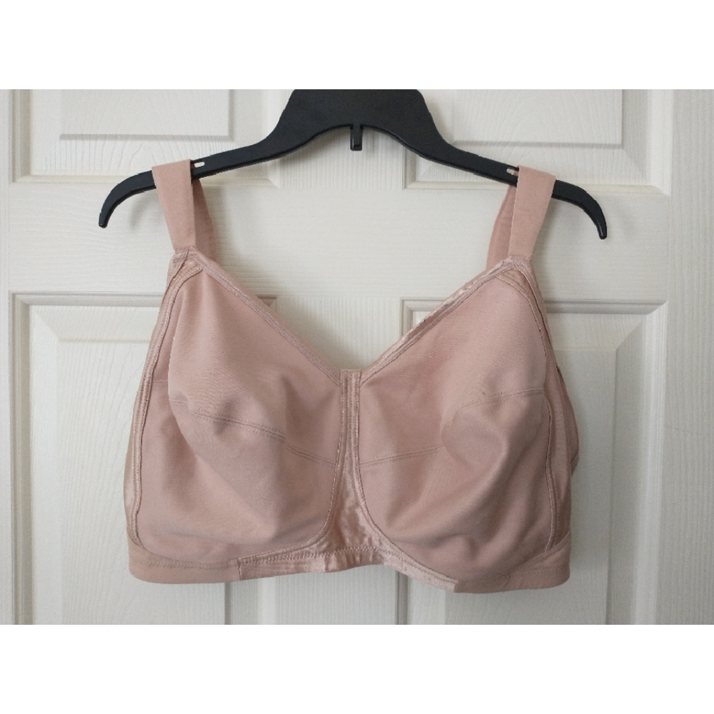 NWOT Glamorise Bra 42H Everyday Comfort Soft Shoulders Wire-Free Bra Nude
